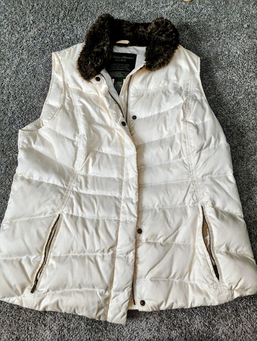 Eddie Bauer Cream Quilted Down-Blend Vest with Faux Fur Collar Size XL